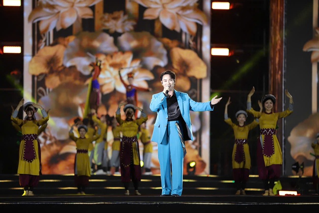 Concert "Tôi yêu Tổ quốc tôi": Khơi dậy niềm tự hào, tình yêu quê hương đất nước trong trái tim mỗi người Việt Nam - Ảnh 10. Concert "Tôi yêu Tổ quốc tôi": Khơi dậy niềm tự hào, tình yêu quê hương đất nước trong trái tim mỗi người Việt Nam - Ảnh 10.