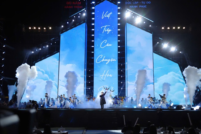 Concert "Tôi yêu Tổ quốc tôi": Khơi dậy niềm tự hào, tình yêu quê hương đất nước trong trái tim mỗi người Việt Nam - Ảnh 2. Concert "Tôi yêu Tổ quốc tôi": Khơi dậy niềm tự hào, tình yêu quê hương đất nước trong trái tim mỗi người Việt Nam - Ảnh 2.