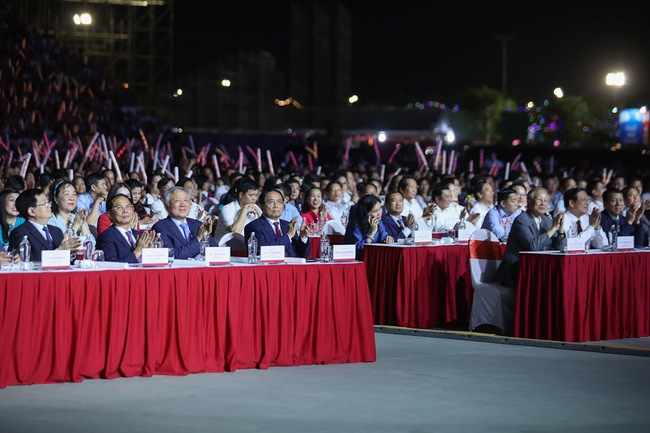 Concert "Tôi yêu Tổ quốc tôi": Khơi dậy niềm tự hào, tình yêu quê hương đất nước trong trái tim mỗi người Việt Nam - Ảnh 1. Concert "Tôi yêu Tổ quốc tôi": Khơi dậy niềm tự hào, tình yêu quê hương đất nước trong trái tim mỗi người Việt Nam - Ảnh 1.