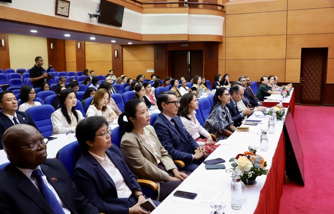 Ngày Văn hóa thế giới tại Hà Nội: Tôn vinh các giá trị văn hóa, thúc đẩy giao lưu, hợp tác quốc tế và quảng bá hình ảnh, văn hóa Việt Nam - Ảnh 4. Ngày Văn hóa thế giới tại Hà Nội: Tôn vinh các giá trị văn hóa, thúc đẩy giao lưu, hợp tác quốc tế và quảng bá hình ảnh, văn hóa Việt Nam - Ảnh 4.