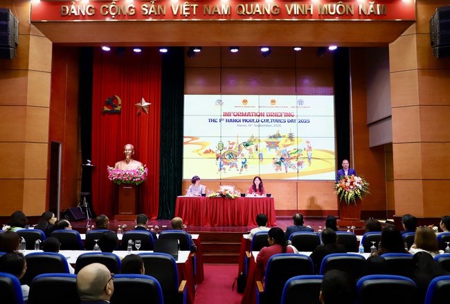 Ngày Văn hóa thế giới tại Hà Nội: Tôn vinh các giá trị văn hóa, thúc đẩy giao lưu, hợp tác quốc tế và quảng bá hình ảnh, văn hóa Việt Nam - Ảnh 1. Ngày Văn hóa thế giới tại Hà Nội: Tôn vinh các giá trị văn hóa, thúc đẩy giao lưu, hợp tác quốc tế và quảng bá hình ảnh, văn hóa Việt Nam - Ảnh 1.