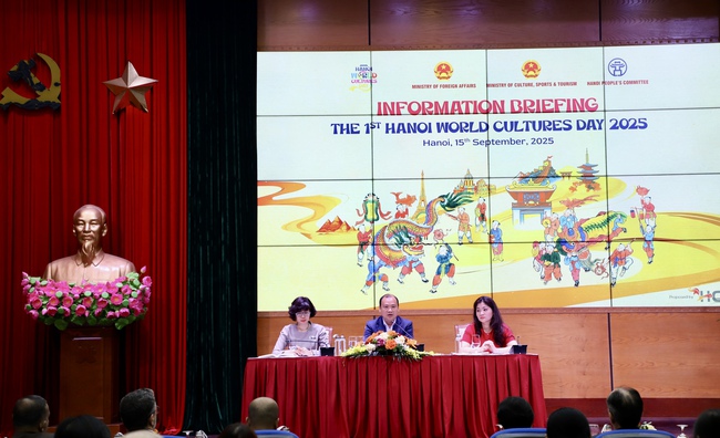 Ngày Văn hóa thế giới tại Hà Nội: Tôn vinh các giá trị văn hóa, thúc đẩy giao lưu, hợp tác quốc tế và quảng bá hình ảnh, văn hóa Việt Nam - Ảnh 5. Ngày Văn hóa thế giới tại Hà Nội: Tôn vinh các giá trị văn hóa, thúc đẩy giao lưu, hợp tác quốc tế và quảng bá hình ảnh, văn hóa Việt Nam - Ảnh 5.