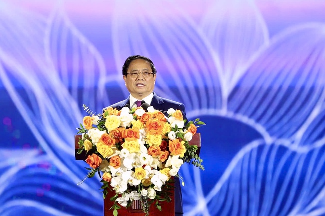 Thủ tướng: Triển lãm &quot;80 năm Hành trình Độc lập - Tự do - Hạnh phúc&quot; khẳng định văn hóa đậm đà bản sắc dân tộc, bản lĩnh, trí tuệ và sức sáng tạo của con người Việt Nam - Ảnh 1.
