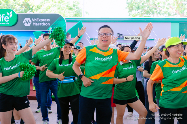 Herbalife Việt Nam khuyến khích lối sống năng động thông qua hoạt động đồng hành cùng giải chạy VnExpress Marathon Cần Thơ 2025 - Ảnh 3. Herbalife Việt Nam khuyến khích lối sống năng động thông qua hoạt động đồng hành cùng giải chạy VnExpress Marathon Cần Thơ 2025 - Ảnh 3.