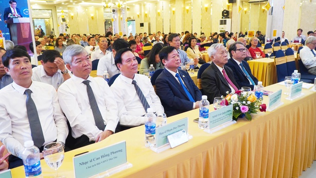 Liên hiệp các Hội Văn học Nghệ thuật TP Huế kỷ niệm 80 năm thành lập - Ảnh 1.