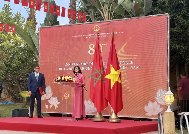 Trung tâm Văn hoá Việt Nam tại Pháp lần đầu lưu diễn châu Phi: Cầu nối văn hoá Việt – Maroc - Ảnh 1.