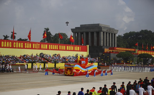 Rạng rỡ khối quần chúng tham gia Lễ diễu binh, diễu hành kỷ niệm 80 năm Quốc khánh 2/9 - Ảnh 11. Rạng rỡ khối quần chúng tham gia Lễ diễu binh, diễu hành kỷ niệm 80 năm Quốc khánh 2/9 - Ảnh 11.
