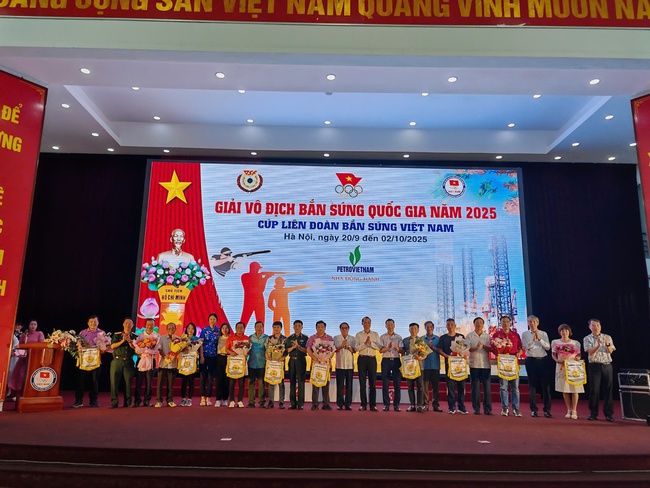 Khai mạc Giải vô địch Bắn súng quốc gia - Cup Liên đoàn Bắn súng Việt Nam năm 2025 - Ảnh 2. Khai mạc Giải vô địch Bắn súng quốc gia - Cup Liên đoàn Bắn súng Việt Nam năm 2025 - Ảnh 2.