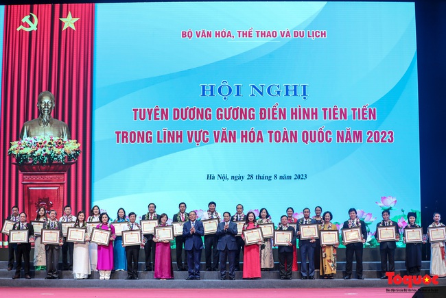 Phong trào thi đua yêu nước đã tạo ra khí thế mới, động lực mới cho việc thực hiện nhiệm vụ chính trị của Bộ VHTTDL - Ảnh 3.