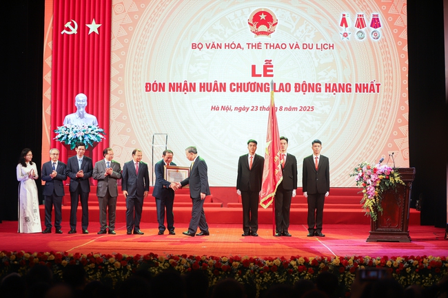Những kết quả tiêu biểu trong công tác khen thưởng thường xuyên của Bộ VHTTDL giai đoạn 2021-2025 - Ảnh 1.