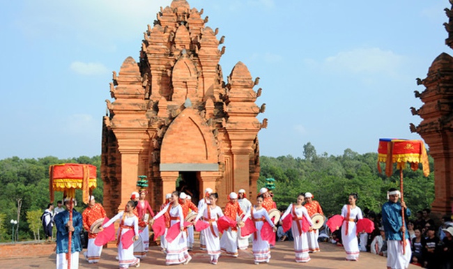 Phê duyệt Dự án Bảo tồn và phát huy giá trị lễ hội truyền thống tiêu biểu của các dân tộc phục vụ phát triển du lịch gắn với xây dựng nông thôn mới - Ảnh 1.
