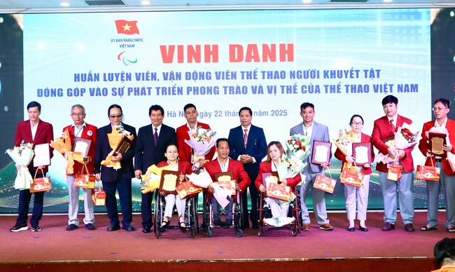 Trần Thị Bích Thủy: Bông hoa nghị lực trong phong trào thi đua yêu nước - Ảnh 2.