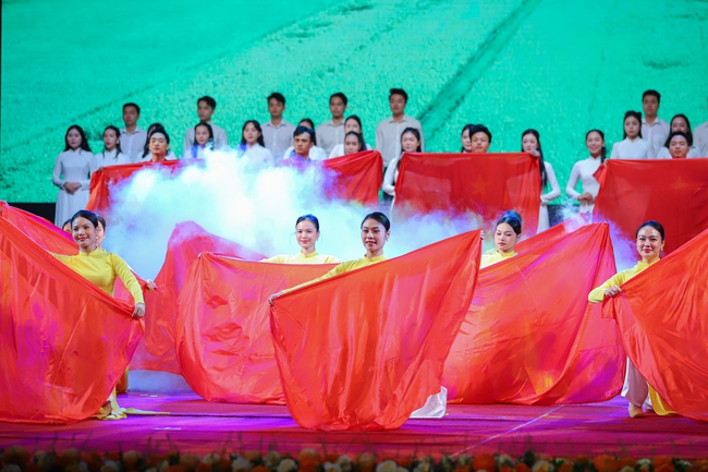 Chương trình nghệ thuật đặc biệt chào mừng Đại hội thi đua yêu nước Bộ VHTTDL lần thứ IV (2025 - 2030) - Ảnh 7.