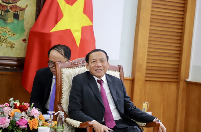 Bộ trưởng Nguyễn Văn Hùng tiếp Tổng Giám đốc Tổ chức Sở hữu trí tuệ Thế giới Daren Tang - Ảnh 2.