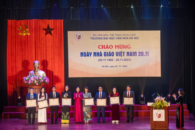 Lan tỏa phong trào thi đua yêu nước, từng bước đẩy mạnh chất lượng đào tạo tại Trường Đại học Văn hóa Hà Nội - Ảnh 2.