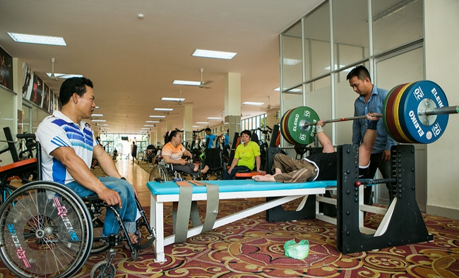 Lê Văn Công: Biểu tượng nghị lực và niềm tự hào tại Đại hội thi đua yêu nước - Ảnh 2. Lê Văn Công: Biểu tượng nghị lực và niềm tự hào tại Đại hội thi đua yêu nước - Ảnh 2.