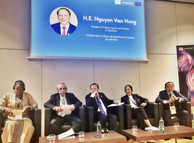 Bộ trưởng Nguyễn Văn Hùng: Đảng, Nhà nước Việt Nam luôn luôn dành sự quan tâm đặc biệt đối với sự nghiệp phát triển văn hóa, con người - Ảnh 1.