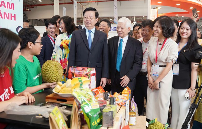 Khai mạc chuỗi sự kiện Hội chợ Du lịch quốc tế TP Hồ Chí Minh lần thứ 19 năm 2025 - Ảnh 7. Khai mạc chuỗi sự kiện Hội chợ Du lịch quốc tế TP Hồ Chí Minh lần thứ 19 năm 2025 - Ảnh 7.