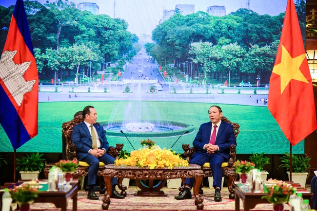 Bộ trưởng Nguyễn Văn Hùng làm việc với Bộ trưởng Bộ Du lịch Campuchia Huot Hak - Ảnh 2. Bộ trưởng Nguyễn Văn Hùng làm việc với Bộ trưởng Bộ Du lịch Campuchia Huot Hak - Ảnh 2.