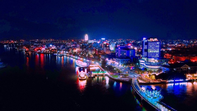 Cần Thơ: Phát triển sản phẩm du lịch đêm tạo động lực thúc đẩy ngành thương mại dịch vụ - Ảnh 1. Cần Thơ: Phát triển sản phẩm du lịch đêm tạo động lực thúc đẩy ngành thương mại dịch vụ - Ảnh 1.