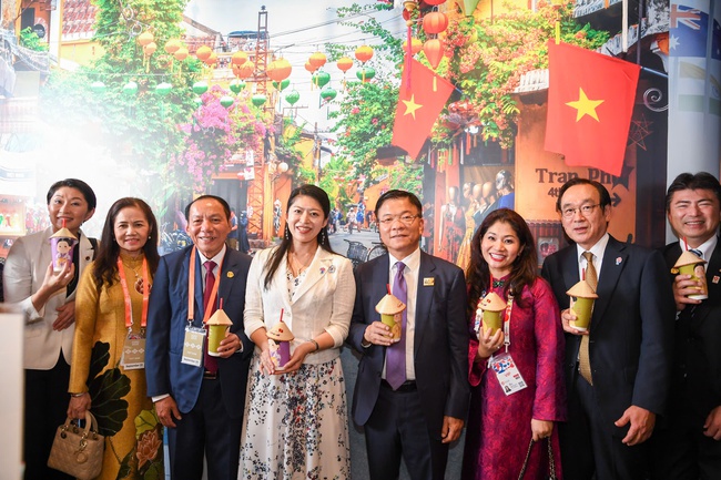 Ấn tượng Ngày Quốc gia Việt Nam tại EXPO 2025 - Ảnh 11. Ấn tượng Ngày Quốc gia Việt Nam tại EXPO 2025 - Ảnh 11.