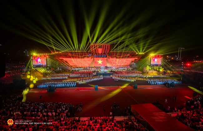 Dự thảo Báo cáo chính trị tại Đại hội XIV của Đảng: Phát triển mạnh công nghiệp văn hóa, dịch vụ văn hóa - Ảnh 1.