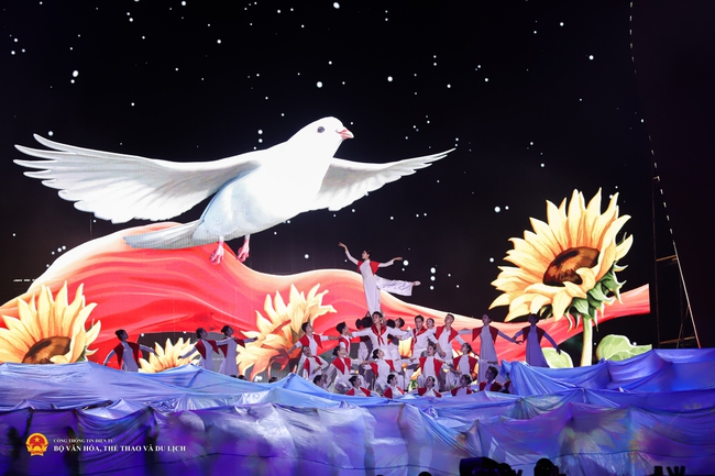 Đại hội XIV của Đảng: Xây dựng và phát triển toàn diện văn hóa và con người Việt Nam - Ảnh 1. Đại hội XIV của Đảng: Xây dựng và phát triển toàn diện văn hóa và con người Việt Nam - Ảnh 1.