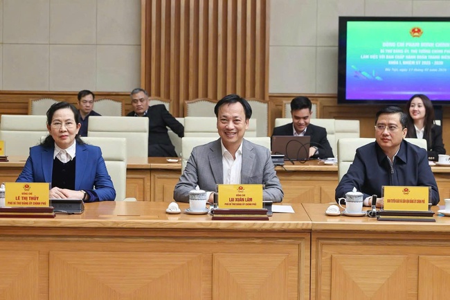 Thủ tướng Phạm Minh Chính làm việc với Ban Chấp hành Đoàn Thanh niên Chính phủ - Ảnh 2. Thủ tướng Phạm Minh Chính làm việc với Ban Chấp hành Đoàn Thanh niên Chính phủ - Ảnh 2.