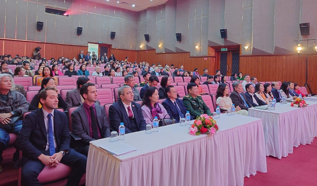 Khai mạc Chương trình chiếu phim chào mừng Đại hội XIV của Đảng: Trình chiếu tác phẩm kinh điển "Đến hẹn lại lên" - Ảnh 1. Khai mạc Chương trình chiếu phim chào mừng Đại hội XIV của Đảng: Trình chiếu tác phẩm kinh điển "Đến hẹn lại lên" - Ảnh 1.