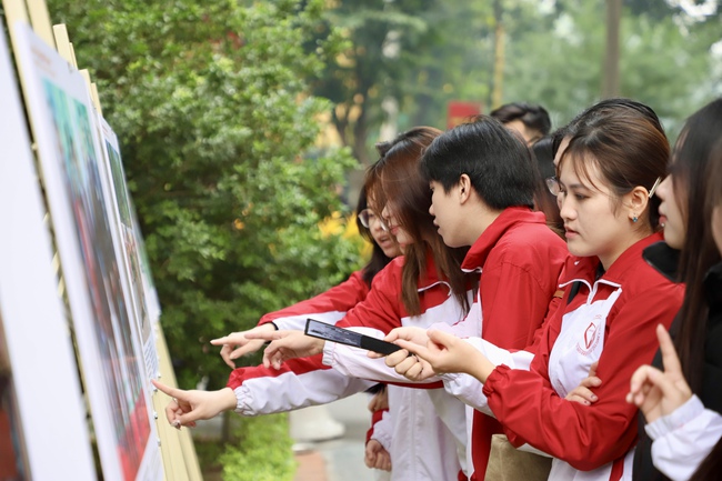 Đặc sắc không gian triển lãm chào mừng Đại hội đại biểu toàn quốc lần thứ XIV của Đảng và 76 năm quan hệ Việt Nam – Liên bang Nga  - Ảnh 23.