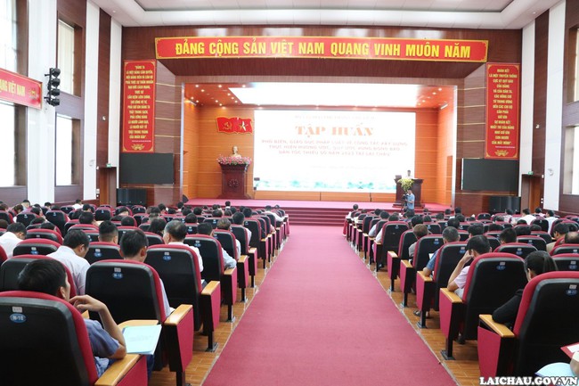 Lai Châu: Triển khai công tác tuyên truyền, phổ biến pháp luật về xây dựng và thực hiện hương ước, quy ước bằng nhiều hình thức - Ảnh 1.