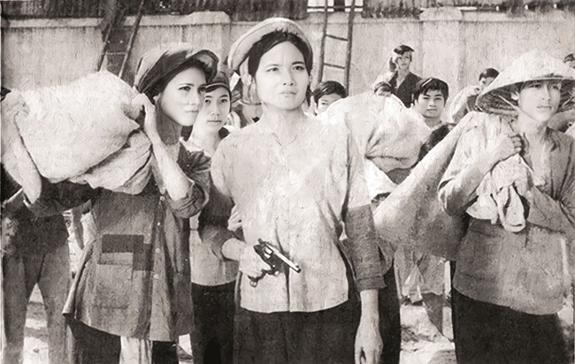 "Sao Tháng Tám" – Bản anh hùng ca điện ảnh đầy cảm xúc - Ảnh 1.