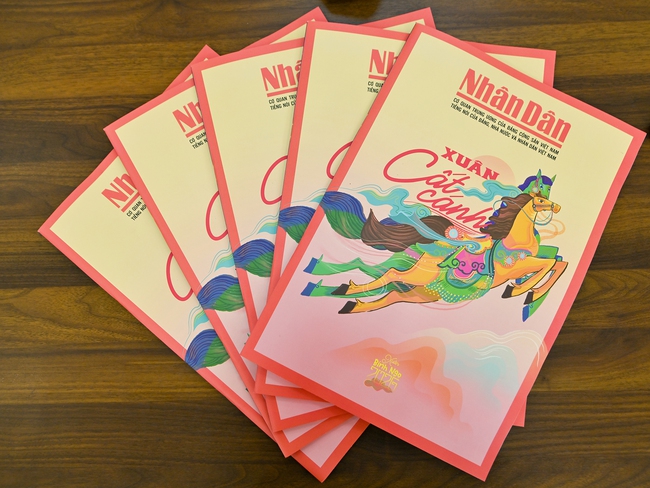 Hơn 5.000 tờ báo Xuân Nhân Dân được trao tặng cho cán bộ, chiến sĩ Hải quân và nhân dân Trường Sa - Ảnh 3. Hơn 5.000 tờ báo Xuân Nhân Dân được trao tặng cho cán bộ, chiến sĩ Hải quân và nhân dân Trường Sa - Ảnh 3.