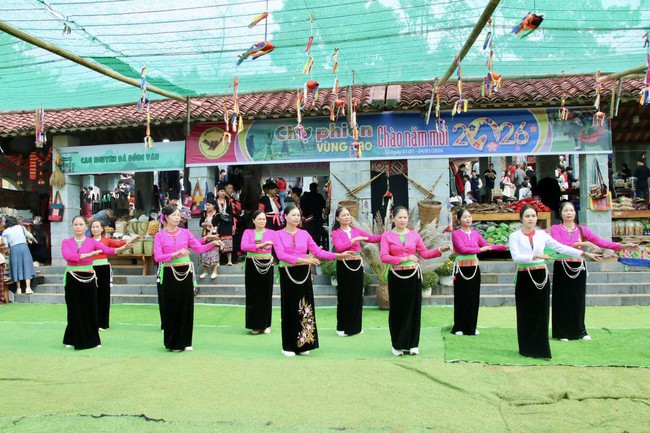 Rộn ràng Phiên chợ vùng cao tại Làng Văn hóa - Du lịch các dân tộc Việt Nam - Ảnh 6. Rộn ràng Phiên chợ vùng cao tại Làng Văn hóa - Du lịch các dân tộc Việt Nam - Ảnh 6.