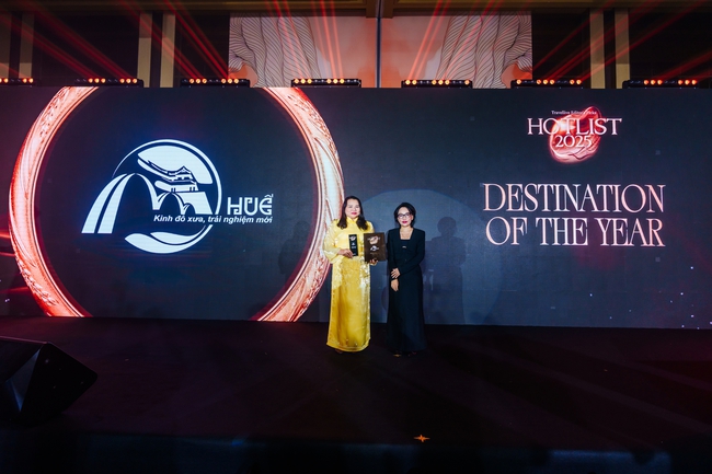 TP. Hồ Chí Minh, Huế và Quảng Ninh được vinh danh là những điểm đến ấn tượng của năm - Ảnh 2. TP. Hồ Chí Minh, Huế và Quảng Ninh được vinh danh là những điểm đến ấn tượng của năm - Ảnh 2.