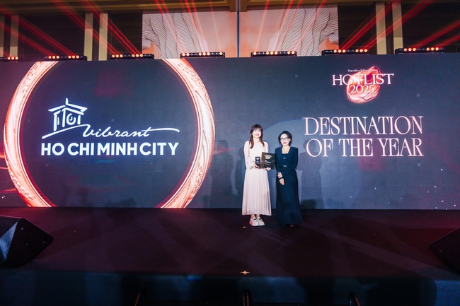 TP. Hồ Chí Minh, Huế và Quảng Ninh được vinh danh là những điểm đến ấn tượng của năm - Ảnh 3. TP. Hồ Chí Minh, Huế và Quảng Ninh được vinh danh là những điểm đến ấn tượng của năm - Ảnh 3.