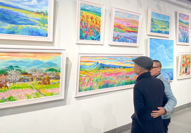 "Chào Xuân Bính Ngọ 2026": lan tỏa sắc xuân trong lòng Phố cổ Hà Nội - Ảnh 5.