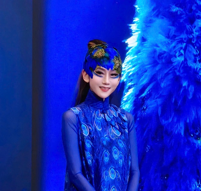 Vở vũ kịch “Khổng tước” của nghệ sĩ Dương Lệ Bình lần đầu được công diễn tại Hà Nội - Ảnh 2. Vở vũ kịch “Khổng tước” của nghệ sĩ Dương Lệ Bình lần đầu được công diễn tại Hà Nội - Ảnh 2.