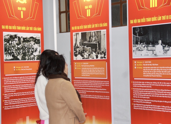 Ảnh: Triển lãm 800 tư liệu “Đảng Cộng sản Việt Nam qua các kỳ Đại hội” chào mừng thành công Đại hội lần thứ XIV của Đảng - Ảnh 12. Ảnh: Triển lãm 800 tư liệu “Đảng Cộng sản Việt Nam qua các kỳ Đại hội” chào mừng thành công Đại hội lần thứ XIV của Đảng - Ảnh 12.