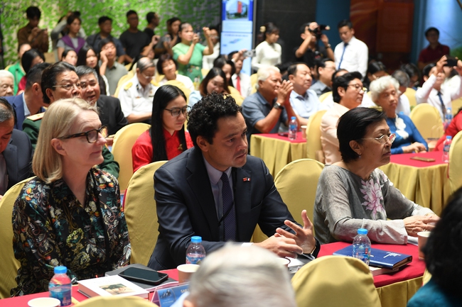 Khai mạc trưng bày chuyên đề "Nguyễn Thị Bình - Trí tuệ, Bản lĩnh và Nhân cách Phụ nữ Việt Nam thời đại Hồ Chí Minh" - Ảnh 4.