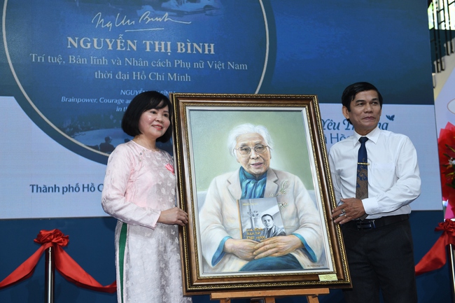 Khai mạc trưng bày chuyên đề "Nguyễn Thị Bình - Trí tuệ, Bản lĩnh và Nhân cách Phụ nữ Việt Nam thời đại Hồ Chí Minh" - Ảnh 2.