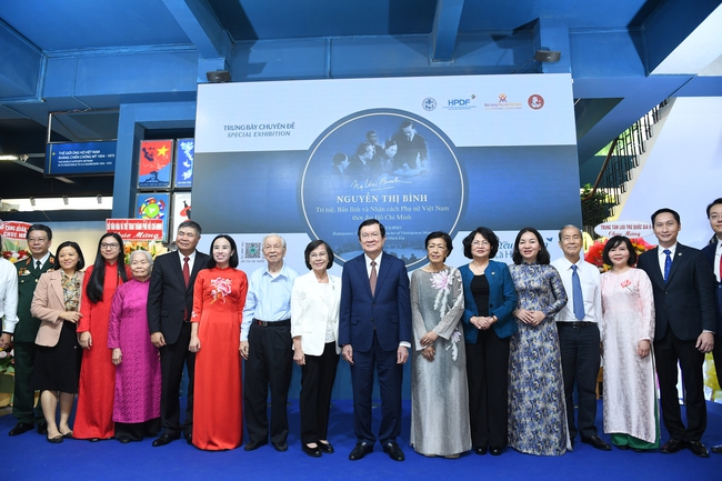 Khai mạc trưng bày chuyên đề "Nguyễn Thị Bình - Trí tuệ, Bản lĩnh và Nhân cách Phụ nữ Việt Nam thời đại Hồ Chí Minh" - Ảnh 3.