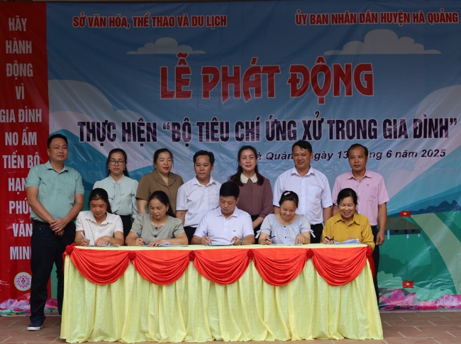 Cao Bằng: Nhân rộng các mô hình hoạt động hiệu quả tại cộng đồng về công tác xây dựng gia đình - Ảnh 1. Cao Bằng: Nhân rộng các mô hình hoạt động hiệu quả tại cộng đồng về công tác xây dựng gia đình - Ảnh 1.