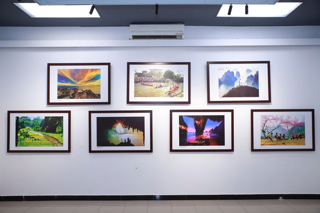 Khai mạc Triển lãm ảnh Mừng Đảng, Mừng Xuân và Chào mừng thành công Đại hội lần thứ XIV của Đảng - Ảnh 6. Khai mạc Triển lãm ảnh Mừng Đảng, Mừng Xuân và Chào mừng thành công Đại hội lần thứ XIV của Đảng - Ảnh 6.