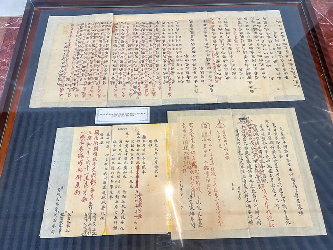 Đưa di sản tư liệu và tài liệu lưu trữ quốc gia đến gần hơn với công chúng - Ảnh 4. Đưa di sản tư liệu và tài liệu lưu trữ quốc gia đến gần hơn với công chúng - Ảnh 4.