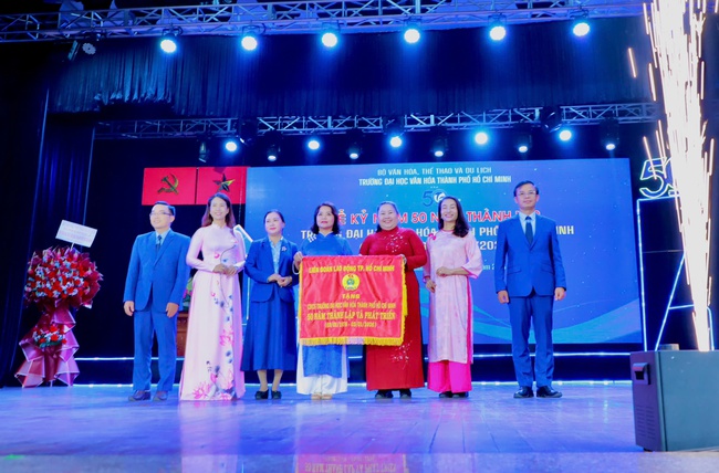 Trường Đại học Văn hóa TP. Hồ Chí Minh: Nửa thế kỷ kiến tạo Tri thức, lan tỏa giá trị Văn hóa - Ảnh 9. Trường Đại học Văn hóa TP. Hồ Chí Minh: Nửa thế kỷ kiến tạo Tri thức, lan tỏa giá trị Văn hóa - Ảnh 9.