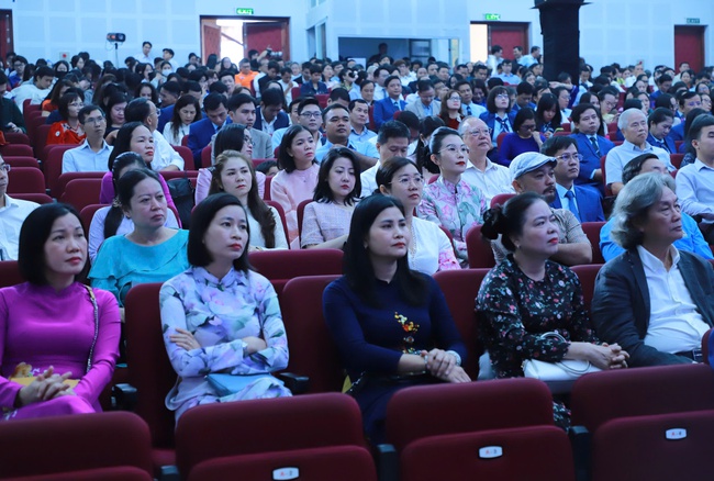 Trường Đại học Văn hóa TP. Hồ Chí Minh: Nửa thế kỷ kiến tạo Tri thức, lan tỏa giá trị Văn hóa - Ảnh 3. Trường Đại học Văn hóa TP. Hồ Chí Minh: Nửa thế kỷ kiến tạo Tri thức, lan tỏa giá trị Văn hóa - Ảnh 3.