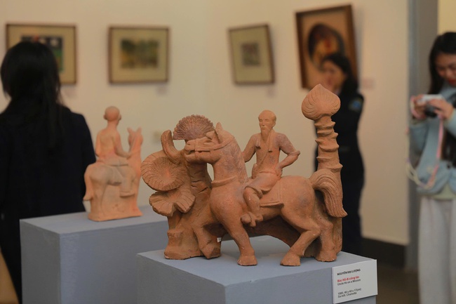 Trưng bày 60 tác phẩm tại triển lãm "Ngựa trong nghệ thuật tạo hình" - Ảnh 7.