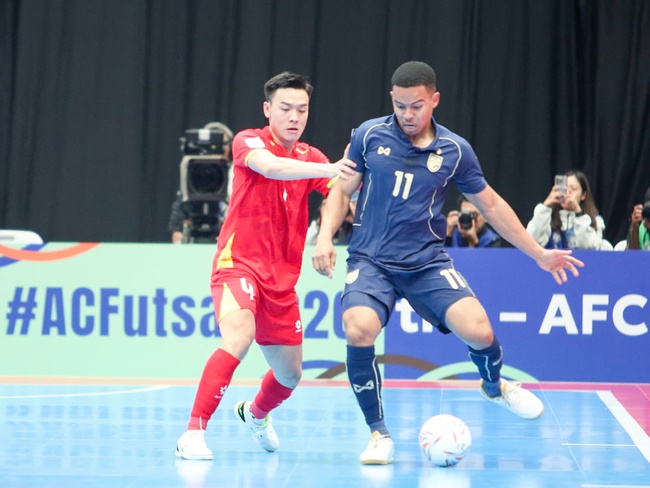 Tuyển Futsal Việt Nam khép lại vòng bảng VCK Futsal châu Á 2026 với ngôi nhì bảng B - Ảnh 1.