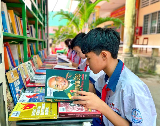 Hiệu quả thi hành Luật Thư viện trên địa bàn tỉnh Vĩnh Long - Ảnh 1.